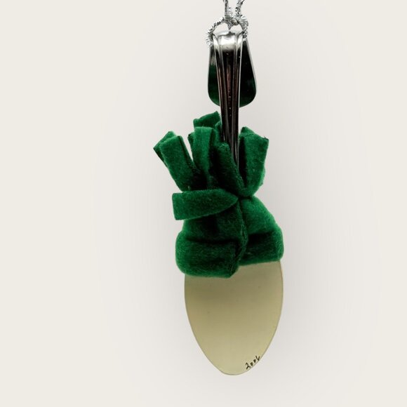 Handmade Spoon Snowman Christmas Ornament Green Felt Hat Bell - Picture 4 of 5